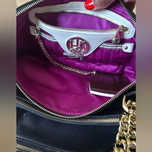 Henri Bendel Black Quilted Purse with Heavy Gold Chain - Picture 5 of 10